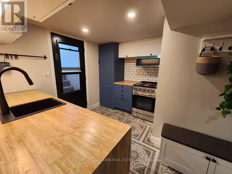 Unit B - 115 Henry Street, Quinte West, Ontario  K8V 3T8 - Photo 2 - X13084610