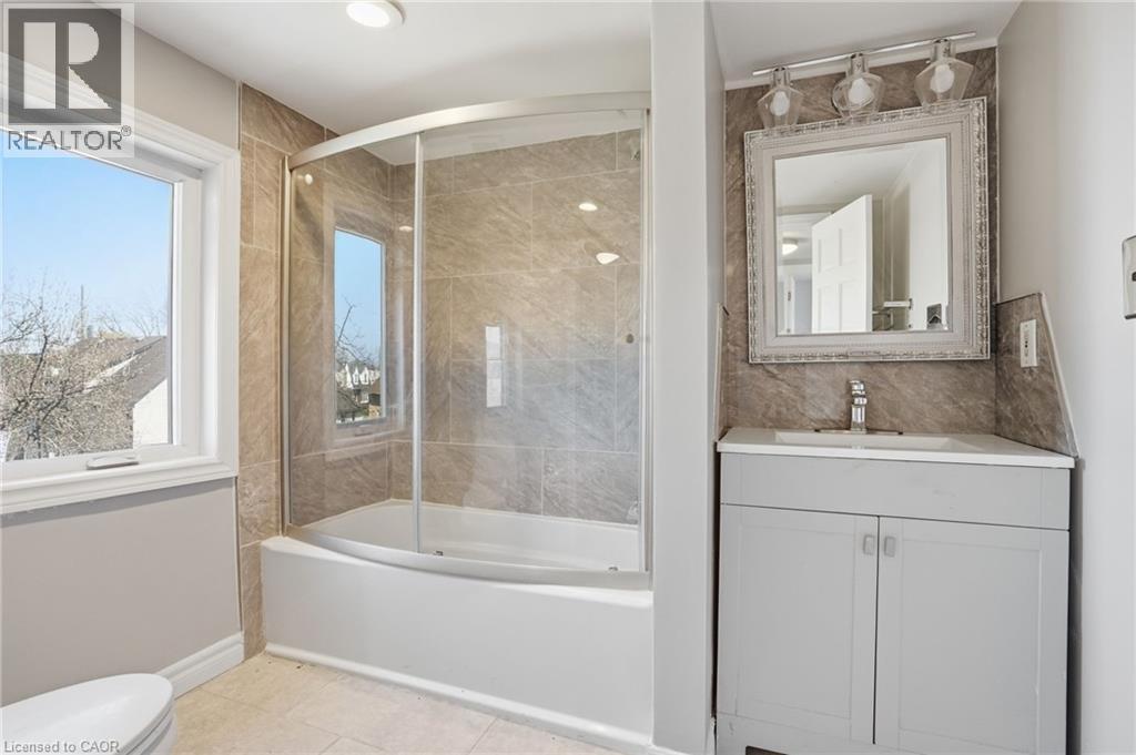 687 Upper James Street, Hamilton, Ontario  L9C 2Z4 - Photo 21 - 40824610