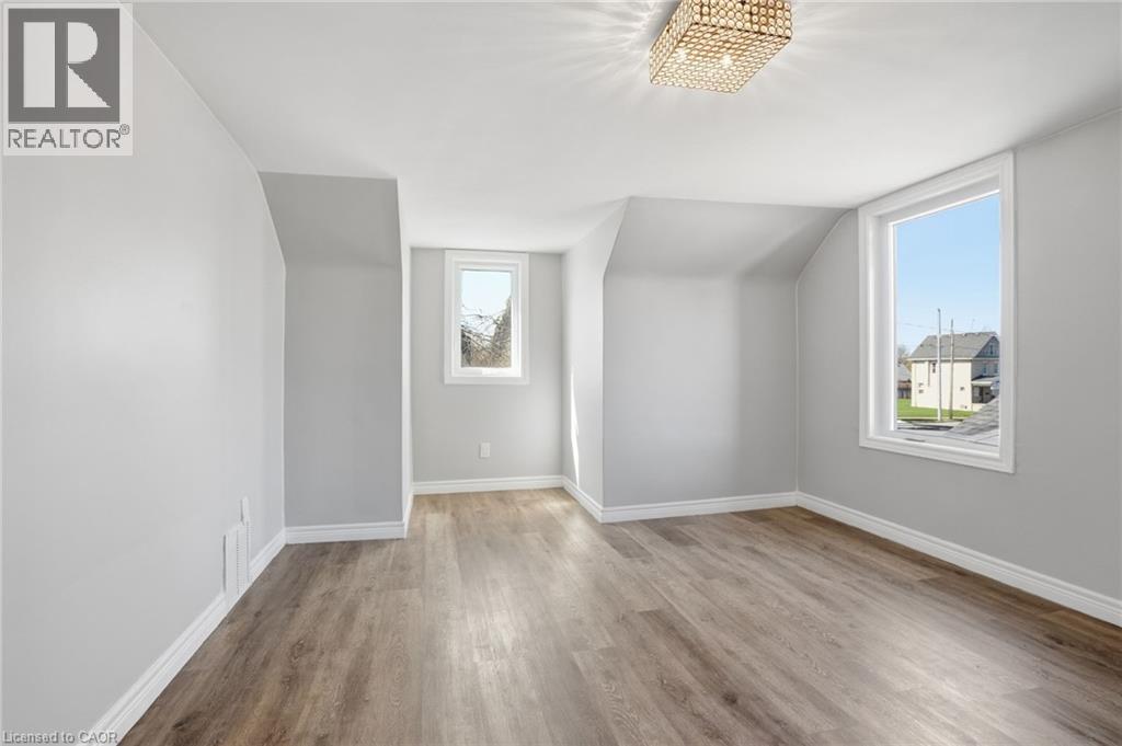 687 Upper James Street, Hamilton, Ontario  L9C 2Z4 - Photo 18 - 40824610