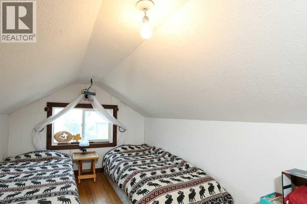 1310 83 Street, Coleman, Alberta  T0K 0M0 - Photo 12 - A2286478