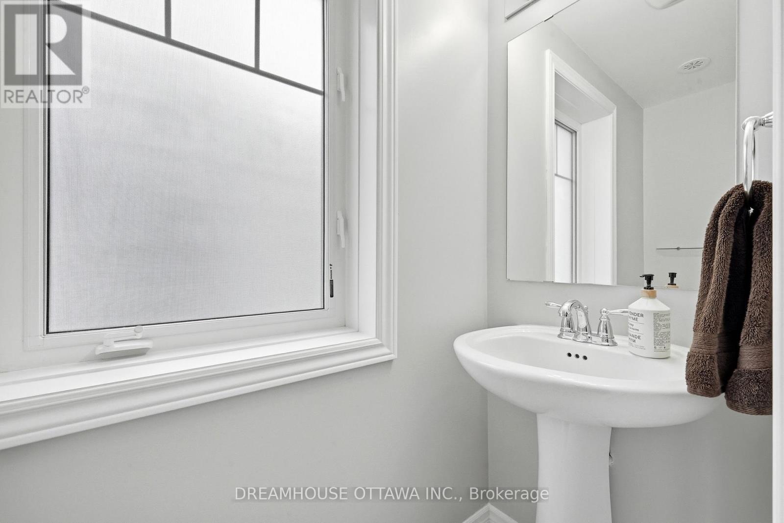 124 Pennant Avenue, Ottawa, Ontario  K2J 5W6 - Photo 5 - X13084712