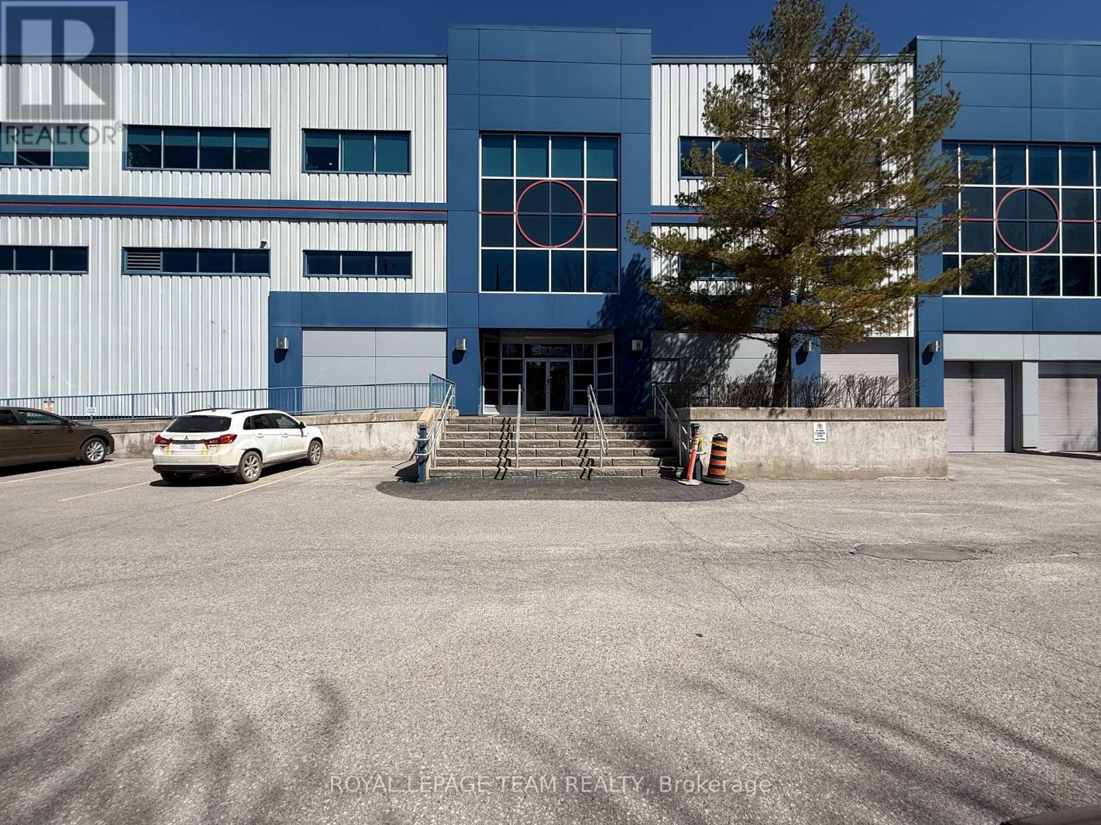900 MORRISON DRIVE, Ottawa, Ontario