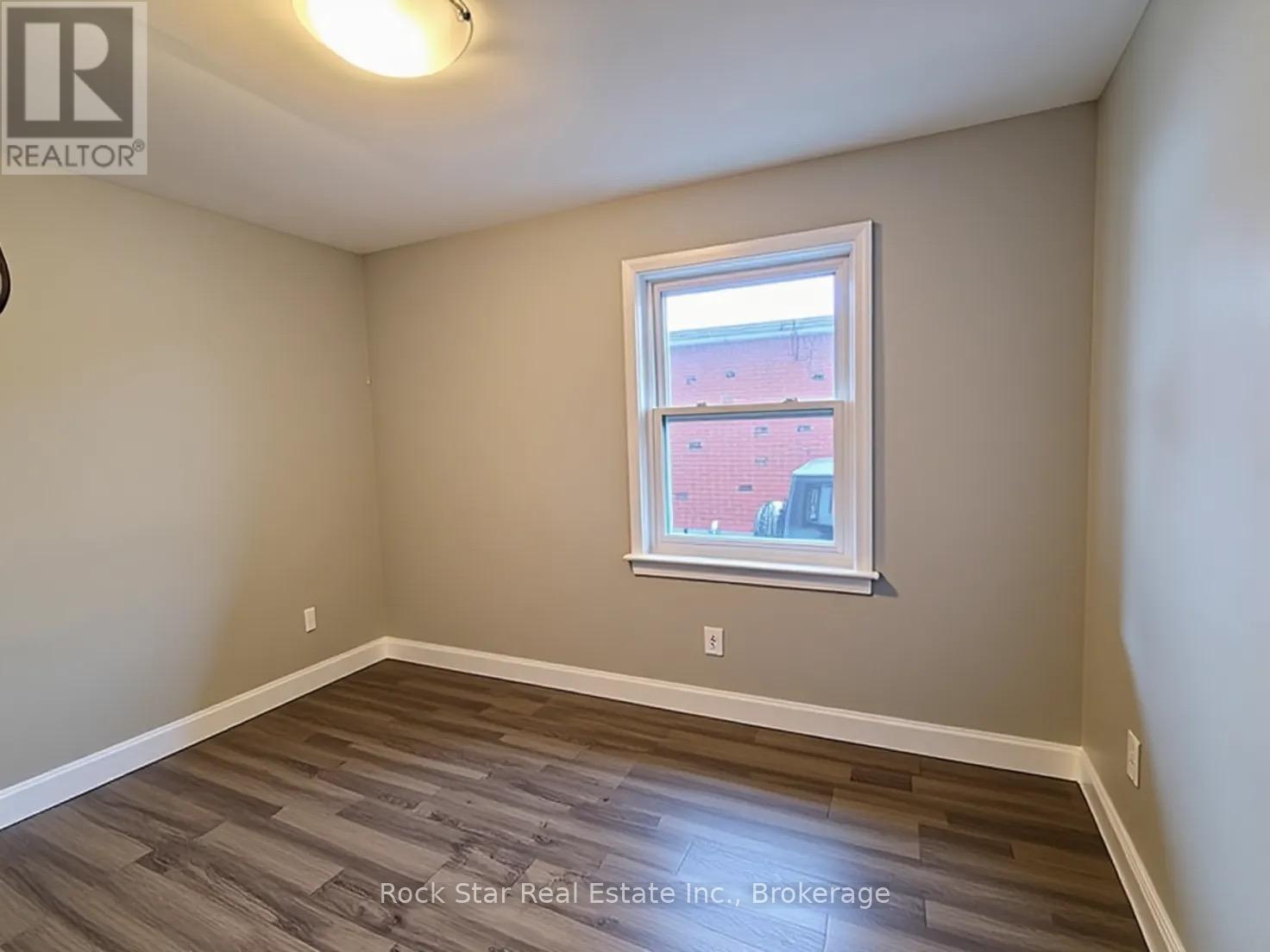 313 East 33rd Street, Hamilton, Ontario  L8V 3T9 - Photo 13 - X13084772
