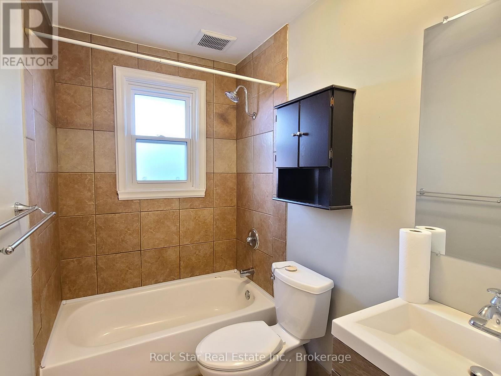313 East 33rd Street, Hamilton, Ontario  L8V 3T9 - Photo 16 - X13084772