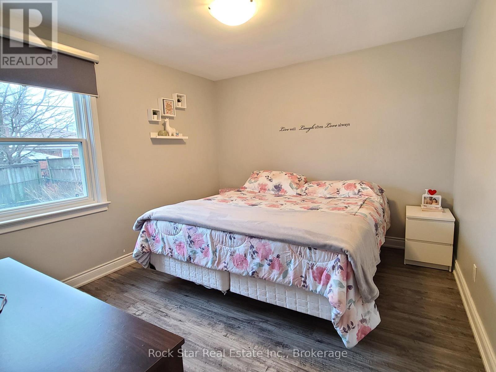 313 East 33rd Street, Hamilton, Ontario  L8V 3T9 - Photo 8 - X13084772