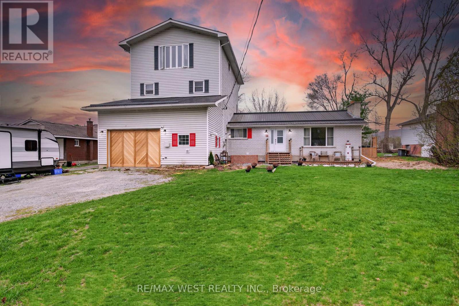 5571 PERTH ROAD CRESCENT, Frontenac, Ontario