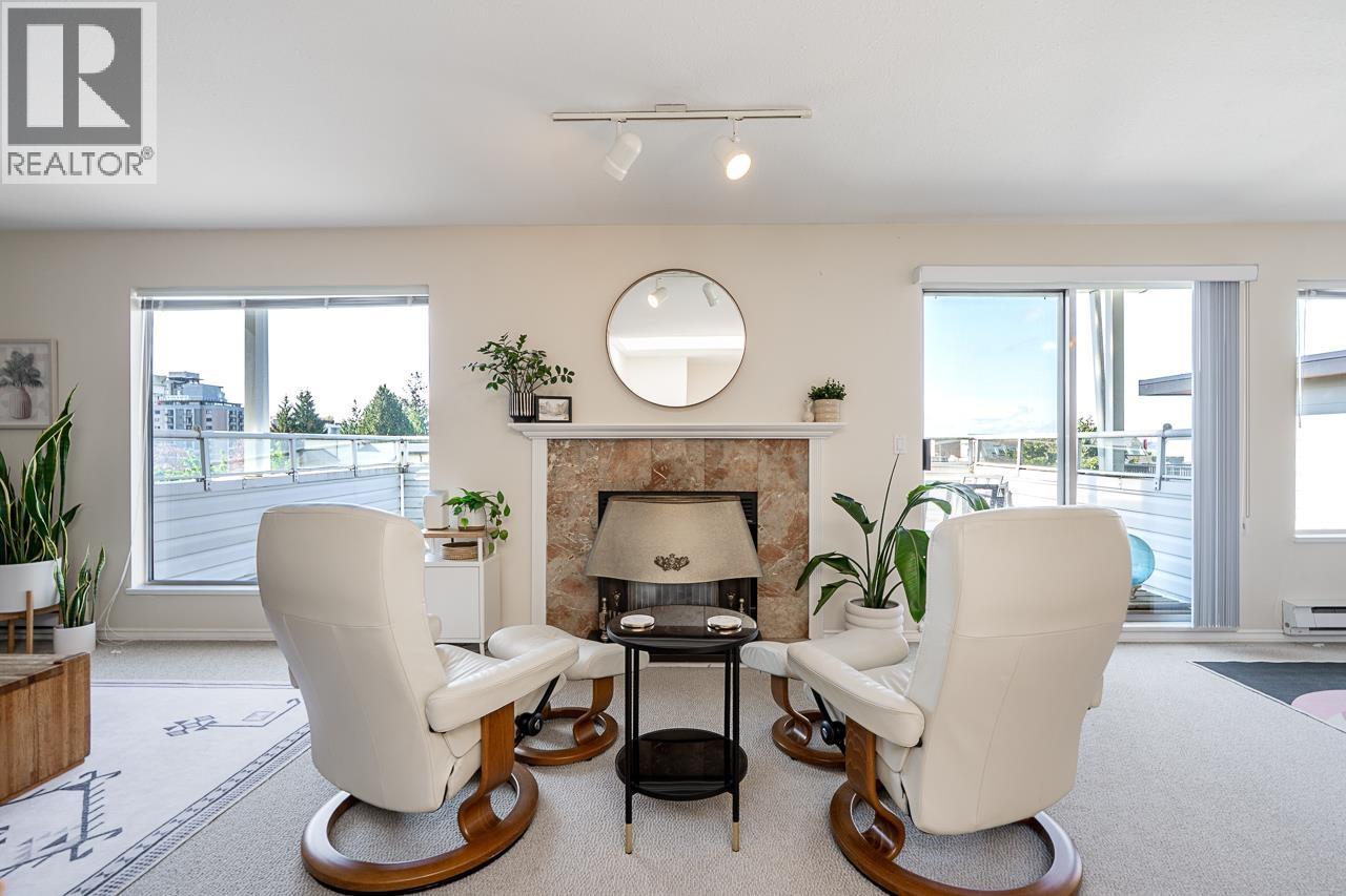 238 W 4th Street, North Vancouver, British Columbia  V7M 1H7 - Photo 4 - R3119438