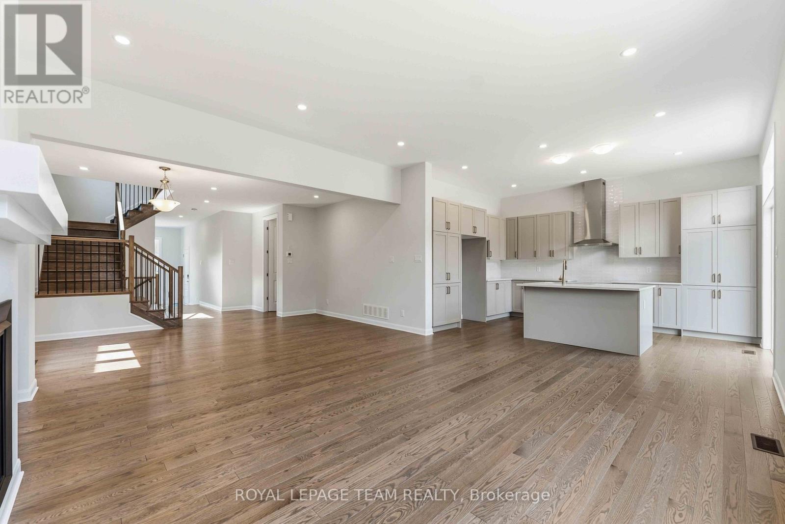 2026 Wanderer Avenue, Ottawa, Ontario  K4M 0Z2 - Photo 8 - X12124596