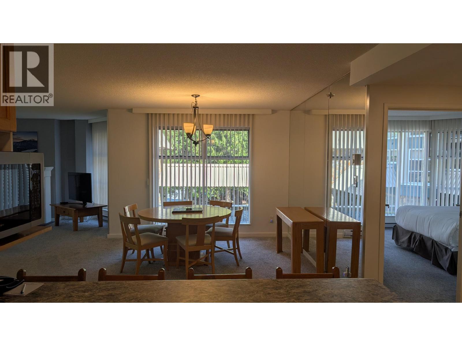 201wk50 4910 Spearhead Place, Whistler, British Columbia  V0N 1B4 - Photo 3 - R3118379