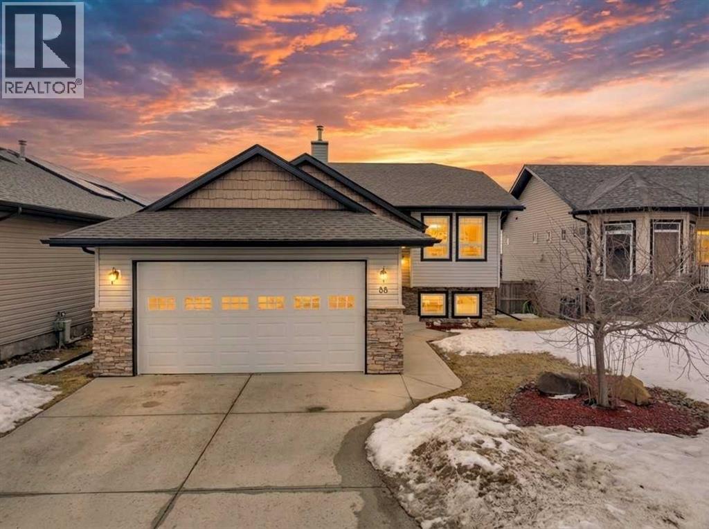 88 Valentine Crescent, Red Deer, Alberta  T4R 0E8 - Photo 1 - A2300378