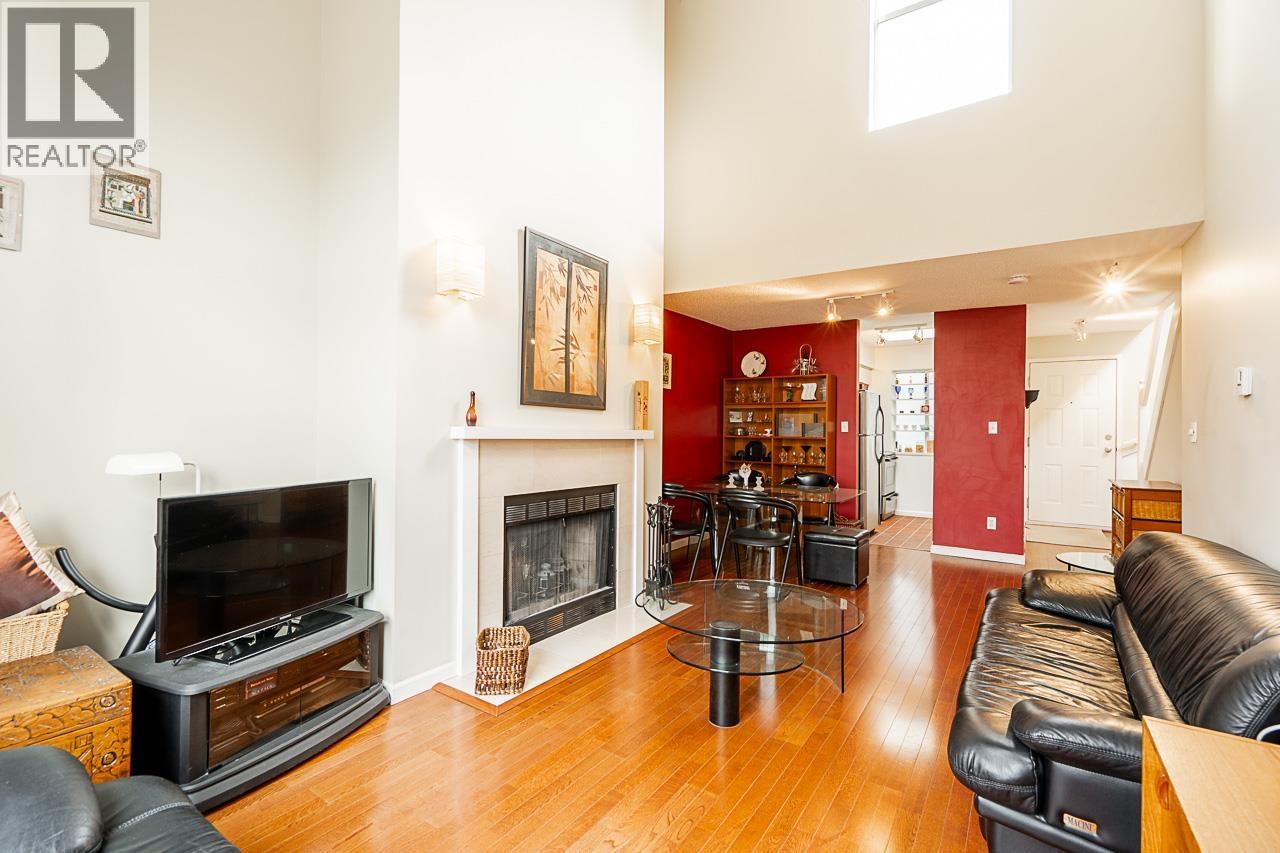 304 592 W 16TH AVENUE, Vancouver, British Columbia