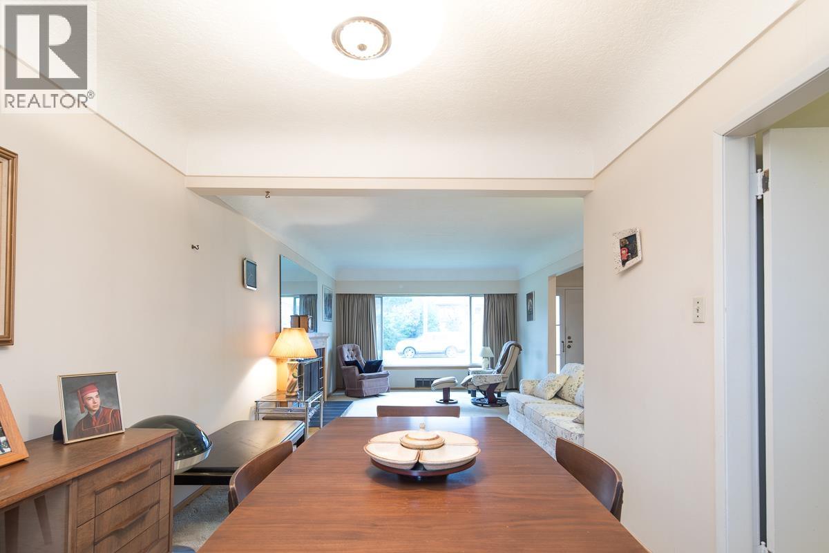 Listing Picture 7 of 38 : 6120 HALIFAX STREET, Burnaby / 本拿比 - 魯藝地產 Yvonne Lu Group - MLS Medallion Club Member