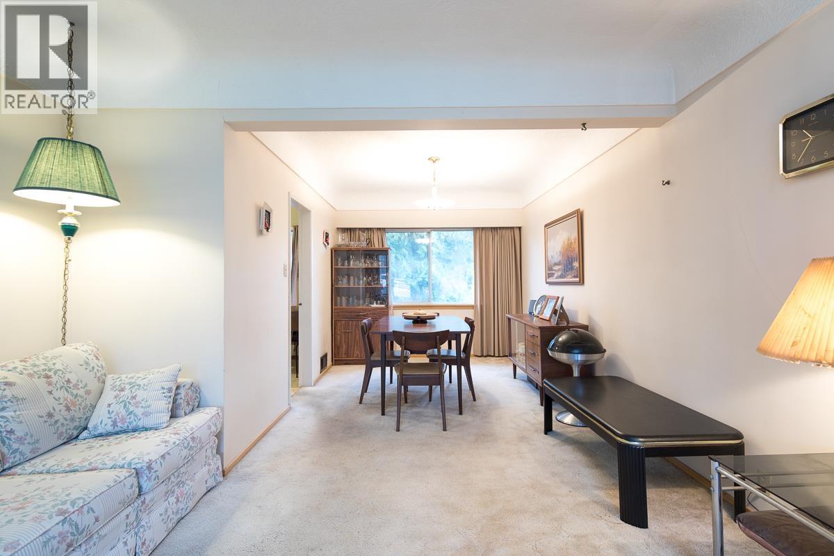 Listing Picture 6 of 38 : 6120 HALIFAX STREET, Burnaby / 本拿比 - 魯藝地產 Yvonne Lu Group - MLS Medallion Club Member