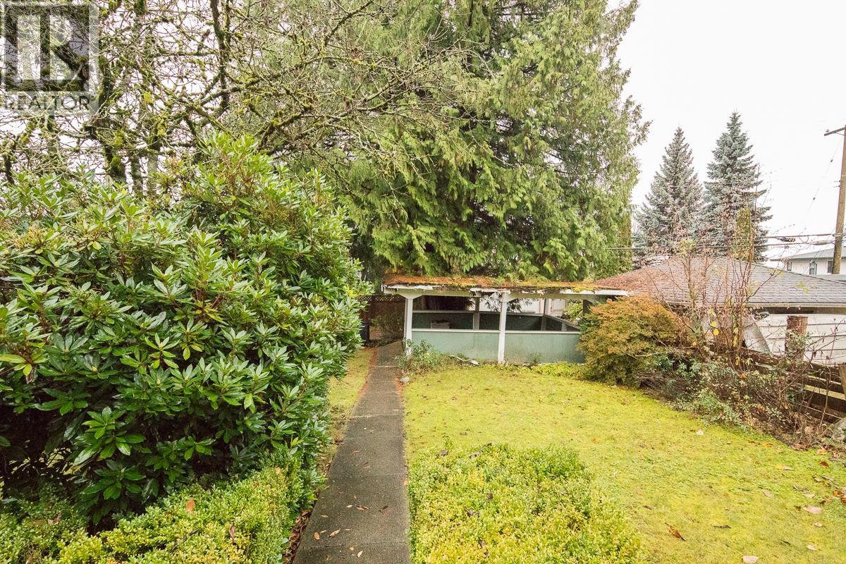Listing Picture 35 of 38 : 6120 HALIFAX STREET, Burnaby / 本拿比 - 魯藝地產 Yvonne Lu Group - MLS Medallion Club Member