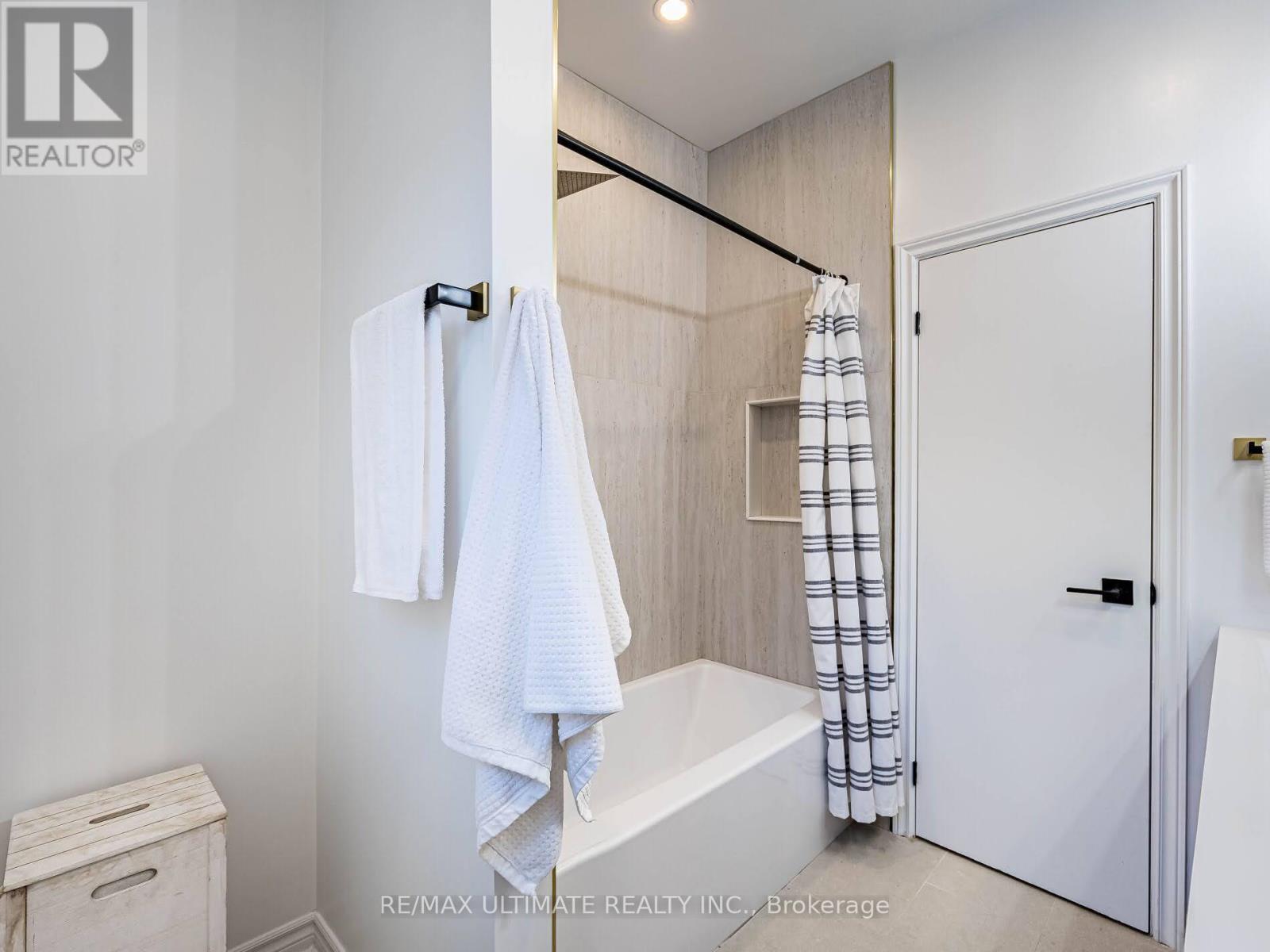918 Ossington Avenue, Toronto, Ontario  M6G 3V1 - Photo 27 - W12853176