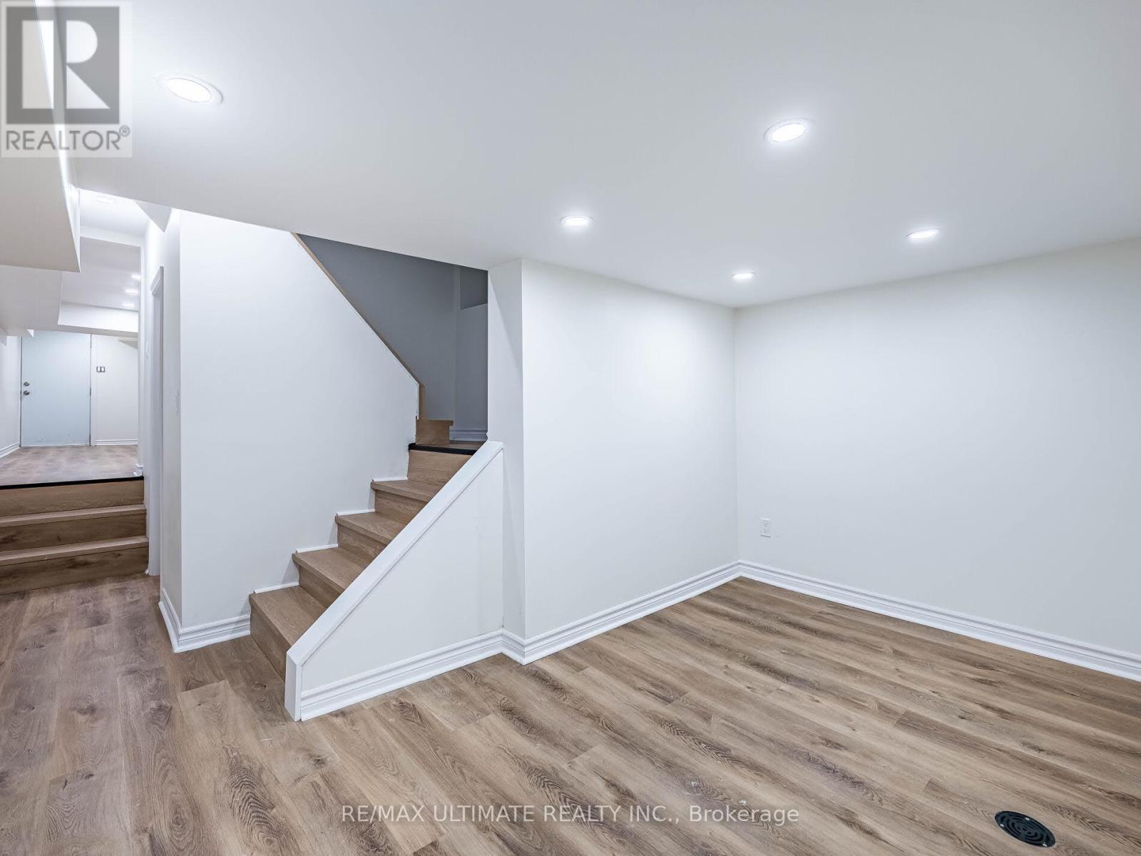 918 Ossington Avenue, Toronto, Ontario  M6G 3V1 - Photo 32 - W12853176