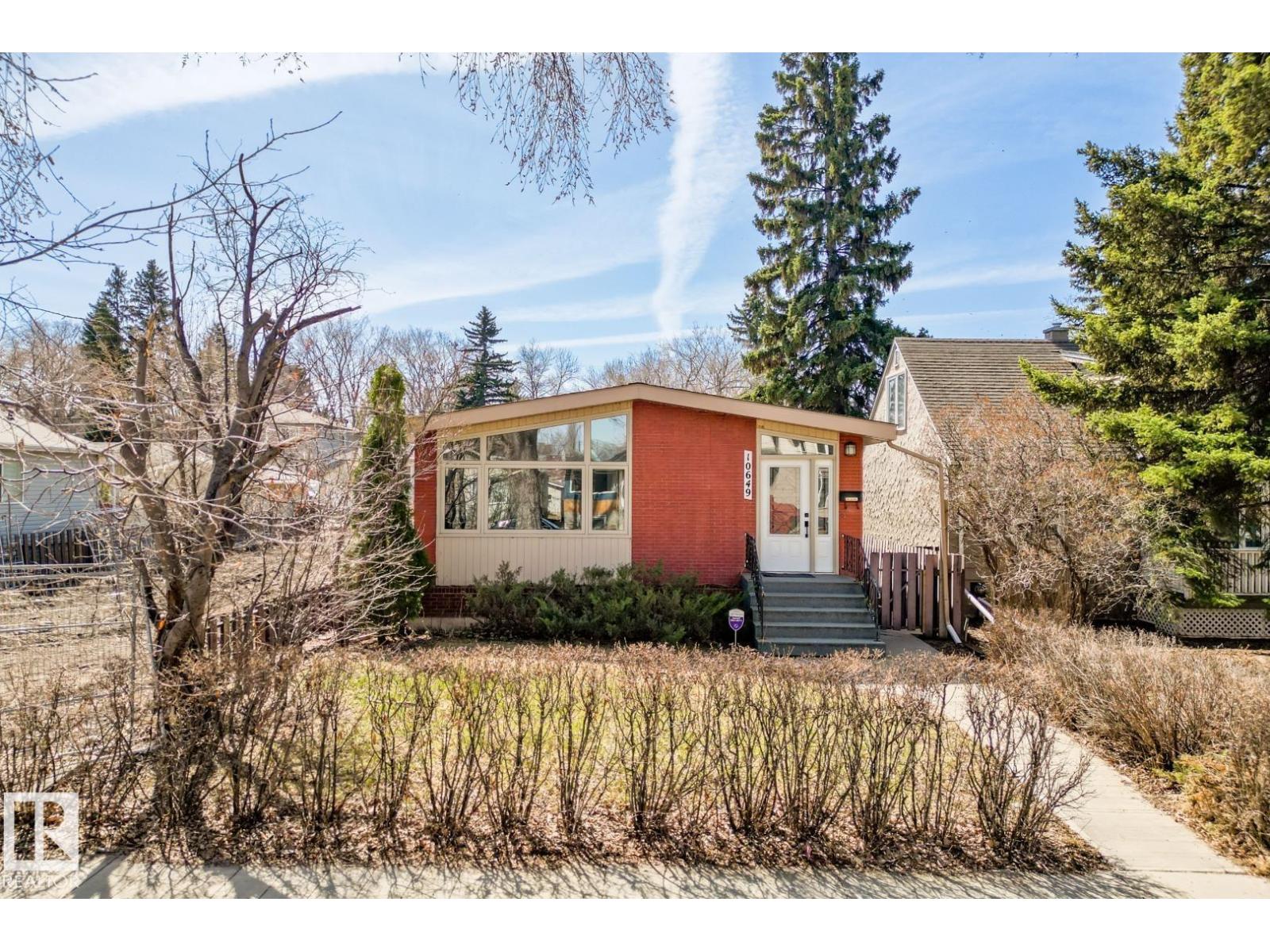 10649 67 Av Nw, Edmonton, Alberta  T6H 1Z7 - Photo 1 - E4485762