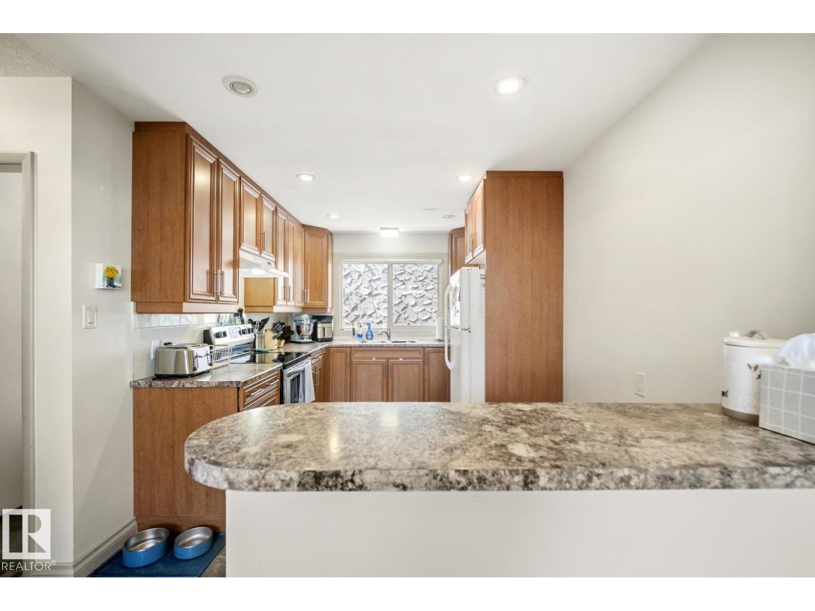 10649 67 Av Nw, Edmonton, Alberta  T6H 1Z7 - Photo 6 - E4485762