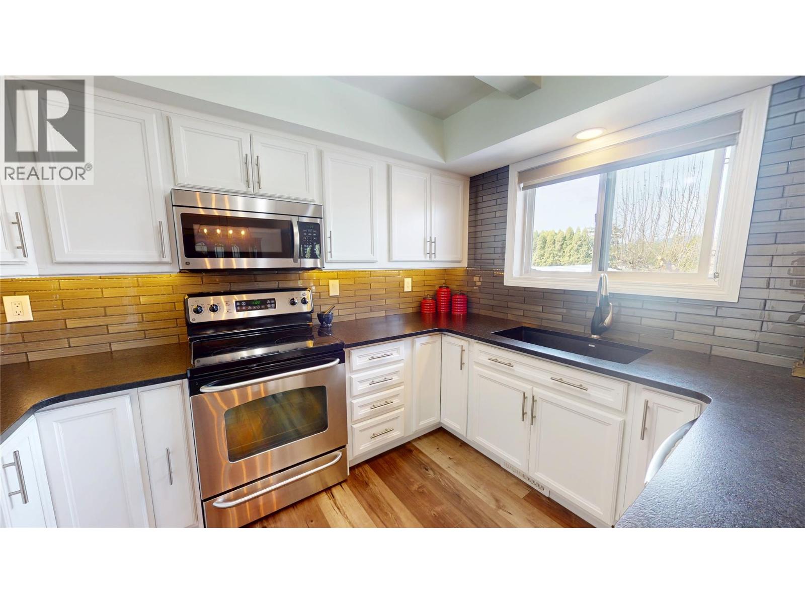 409 22nd Avenue S, Cranbrook, British Columbia  V1C 5K7 - Photo 9 - 10385966