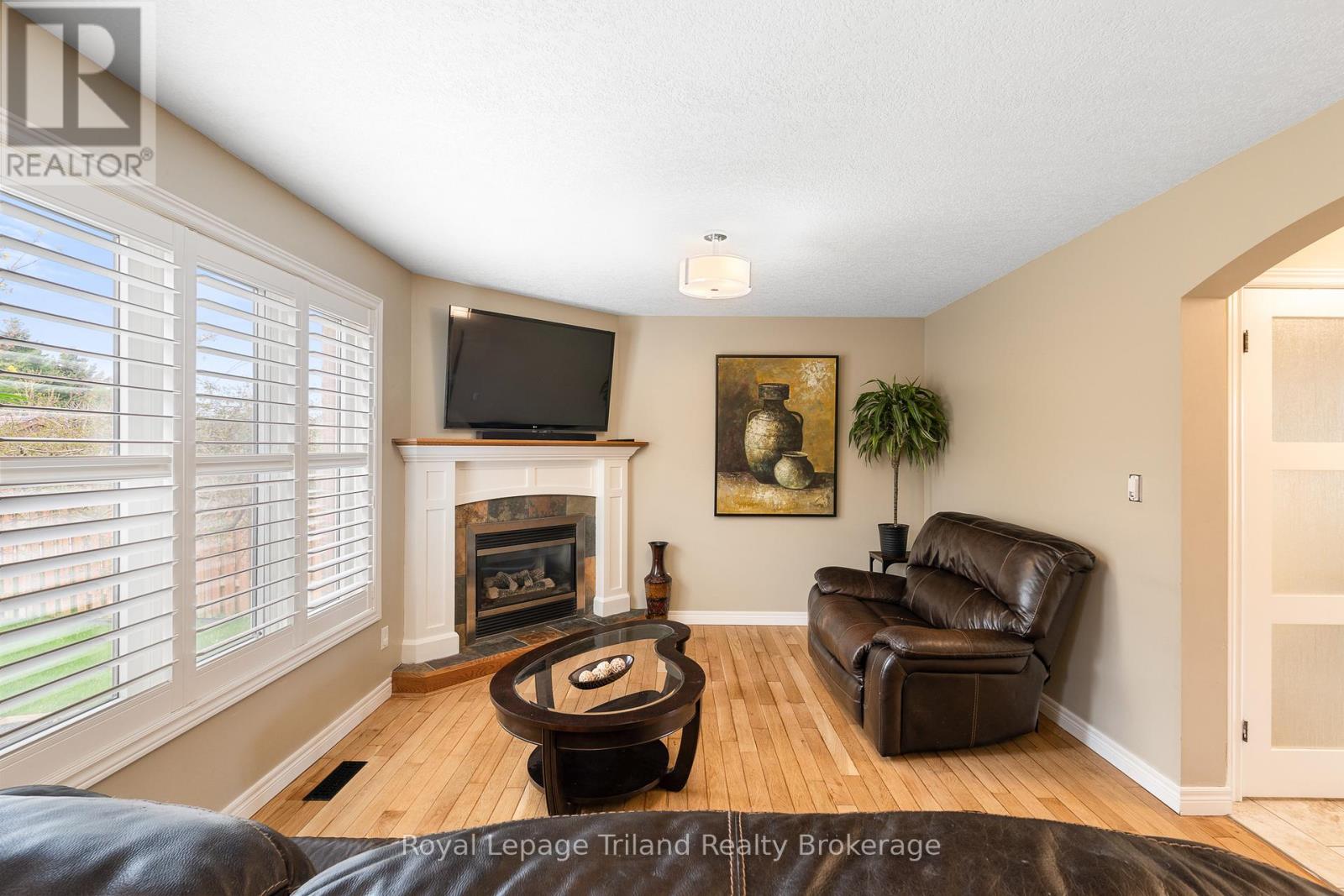 204 Falcon Drive, Woodstock, Ontario  N4T 1W5 - Photo 10 - X13084664