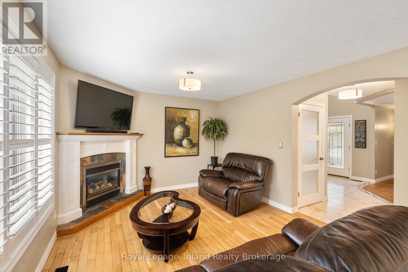 204 Falcon Drive, Woodstock, Ontario  N4T 1W5 - Photo 8 - X13084664