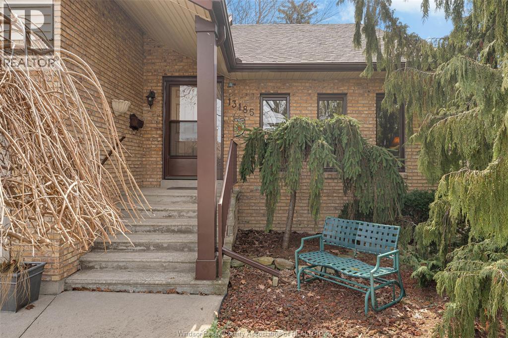 13185 Salich Court, Tecumseh, Ontario  N8N 4J6 - Photo 3 - 26010110