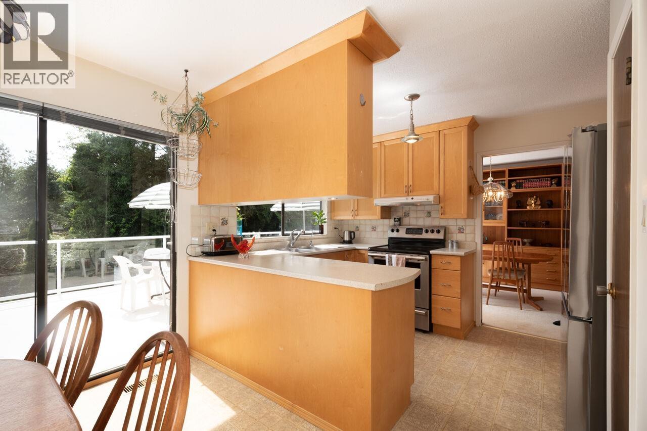 4057 Violet Street, North Vancouver, British Columbia  V7G 1E4 - Photo 14 - R3119441