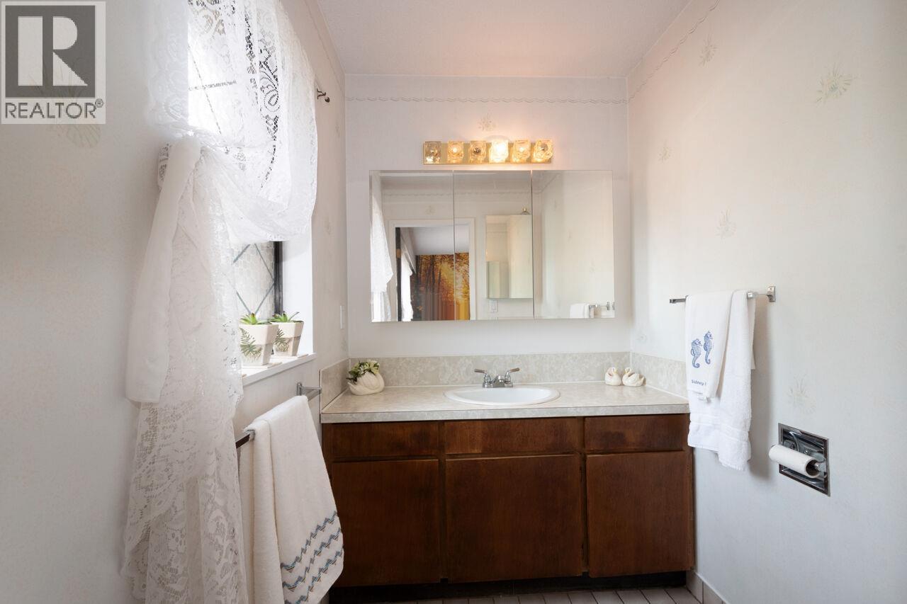 4057 Violet Street, North Vancouver, British Columbia  V7G 1E4 - Photo 22 - R3119441