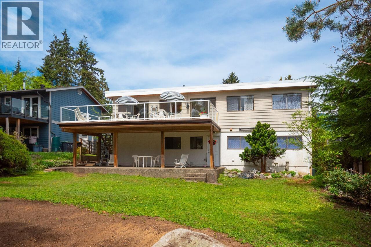 4057 Violet Street, North Vancouver, British Columbia  V7G 1E4 - Photo 35 - R3119441