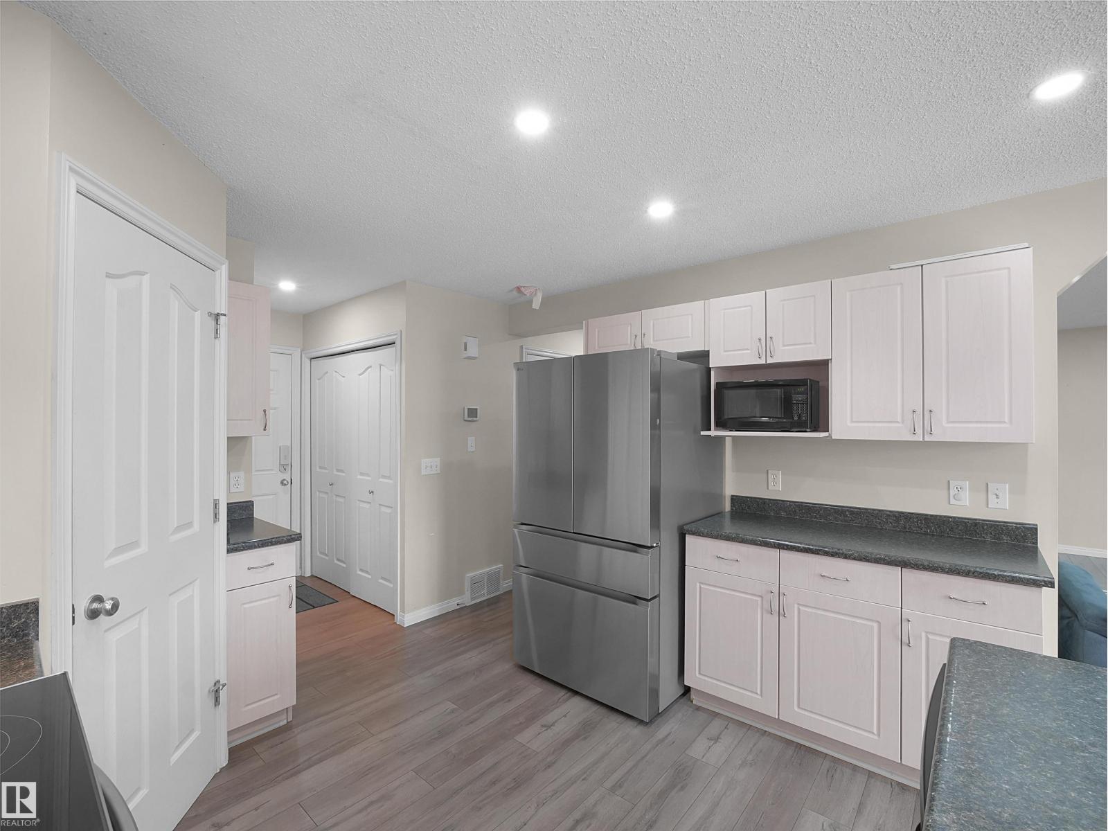 7407 Singer Landing Ld Nw, Edmonton, Alberta  T6R 3S2 - Photo 13 - E4485767