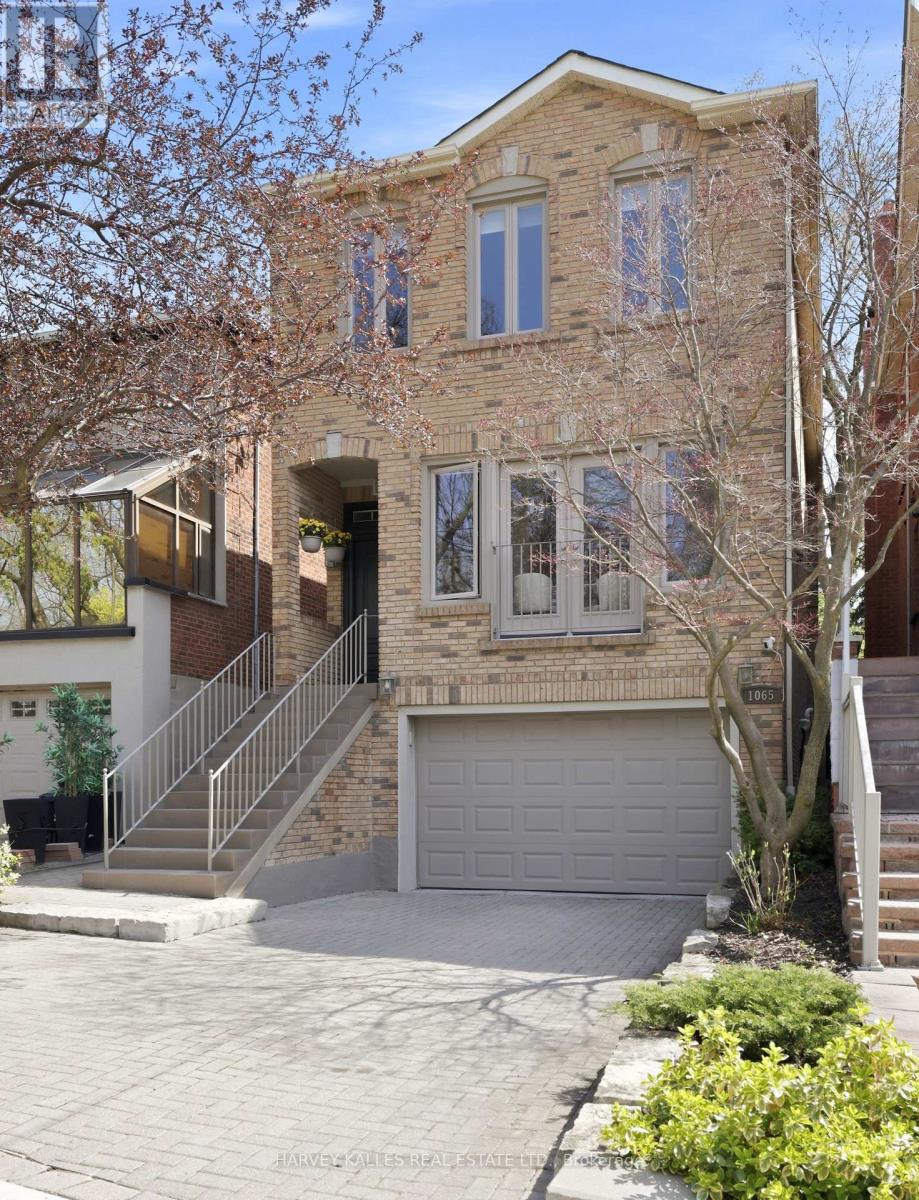 1065 SPADINA ROAD, Toronto, Ontario