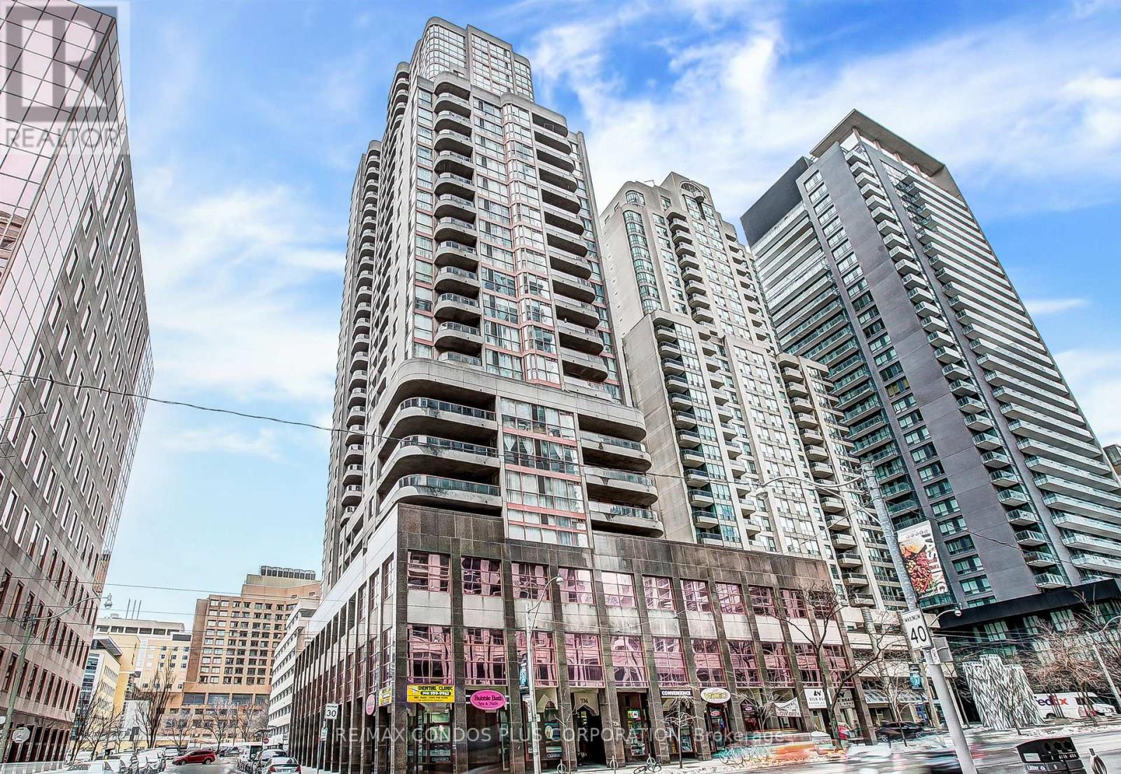 1601 - 736 Bay Street, Toronto, Ontario  M5G 2M4 - Photo 1 - C13084696