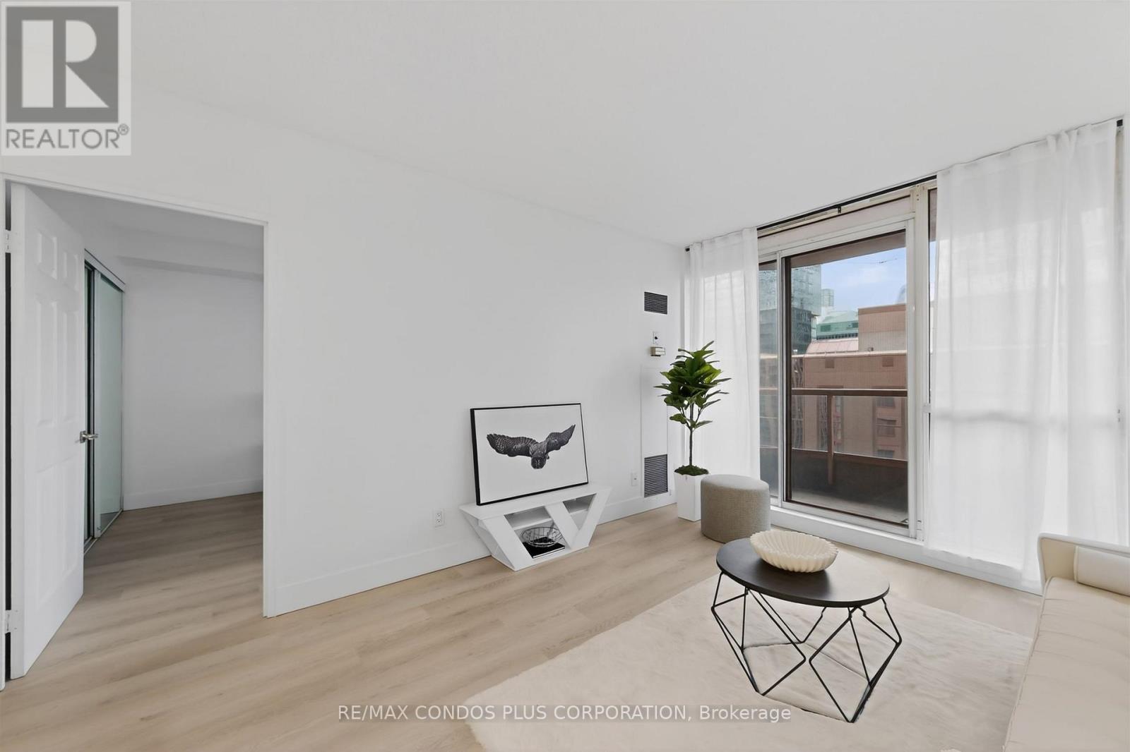1601 - 736 Bay Street, Toronto, Ontario  M5G 2M4 - Photo 11 - C13084696