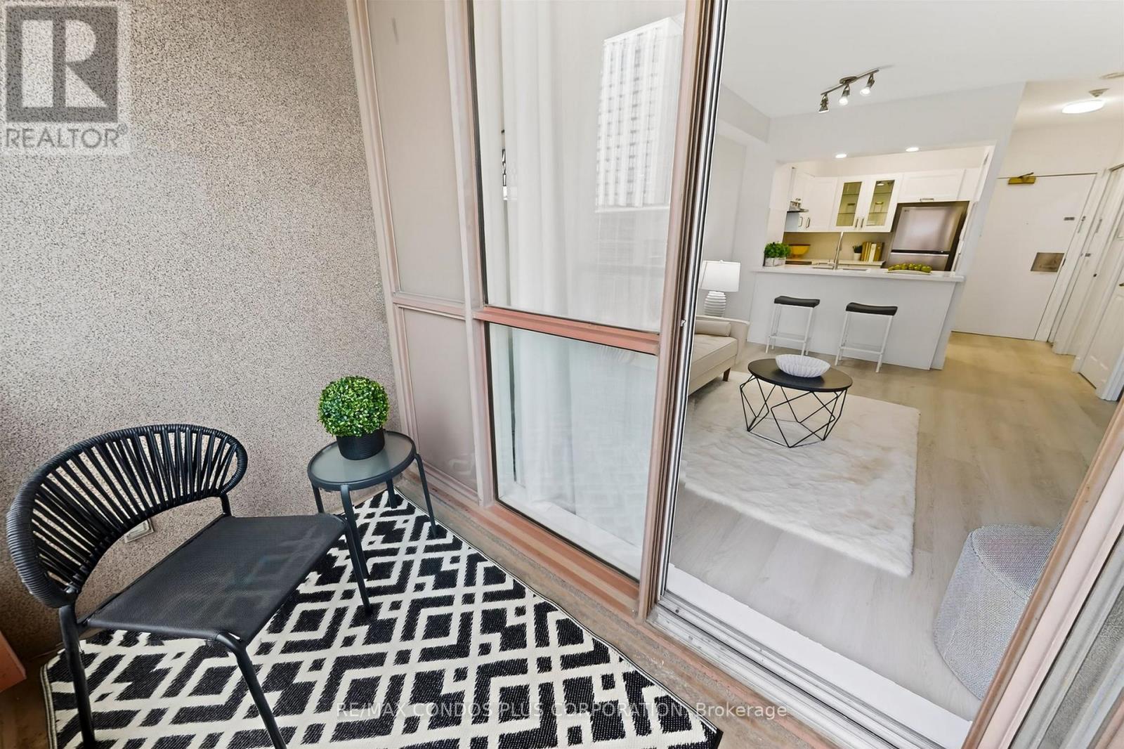 1601 - 736 Bay Street, Toronto, Ontario  M5G 2M4 - Photo 12 - C13084696
