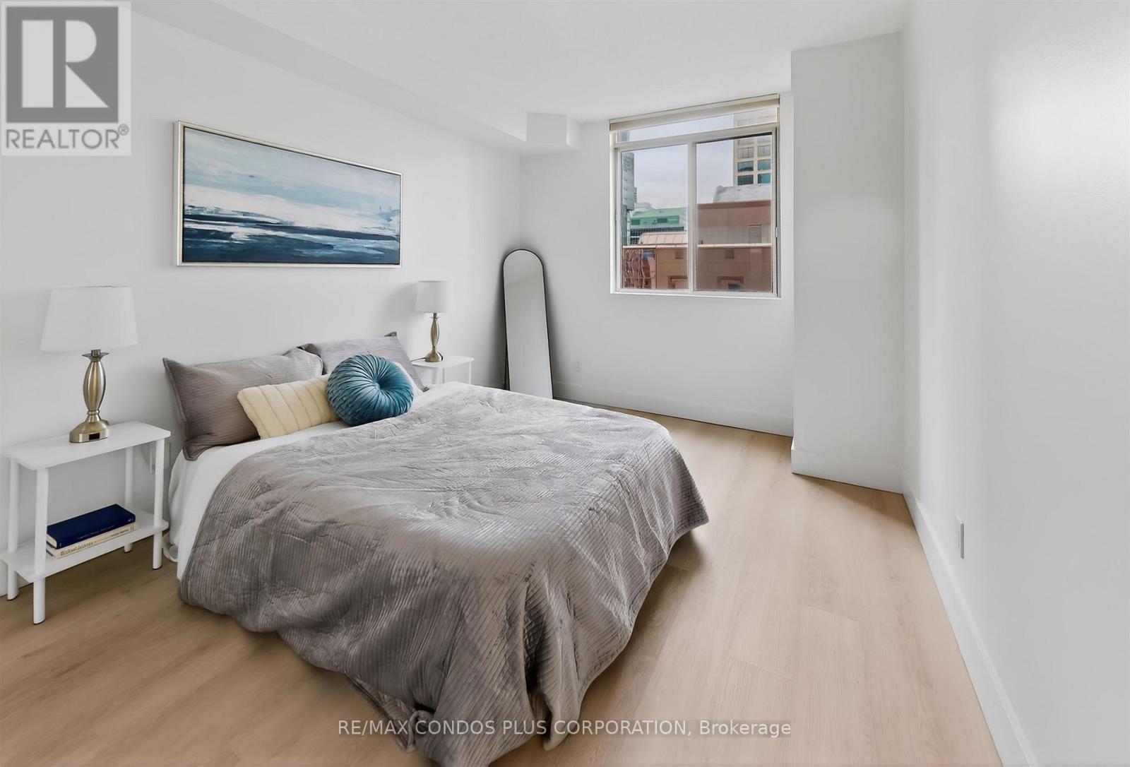 1601 - 736 Bay Street, Toronto, Ontario  M5G 2M4 - Photo 13 - C13084696