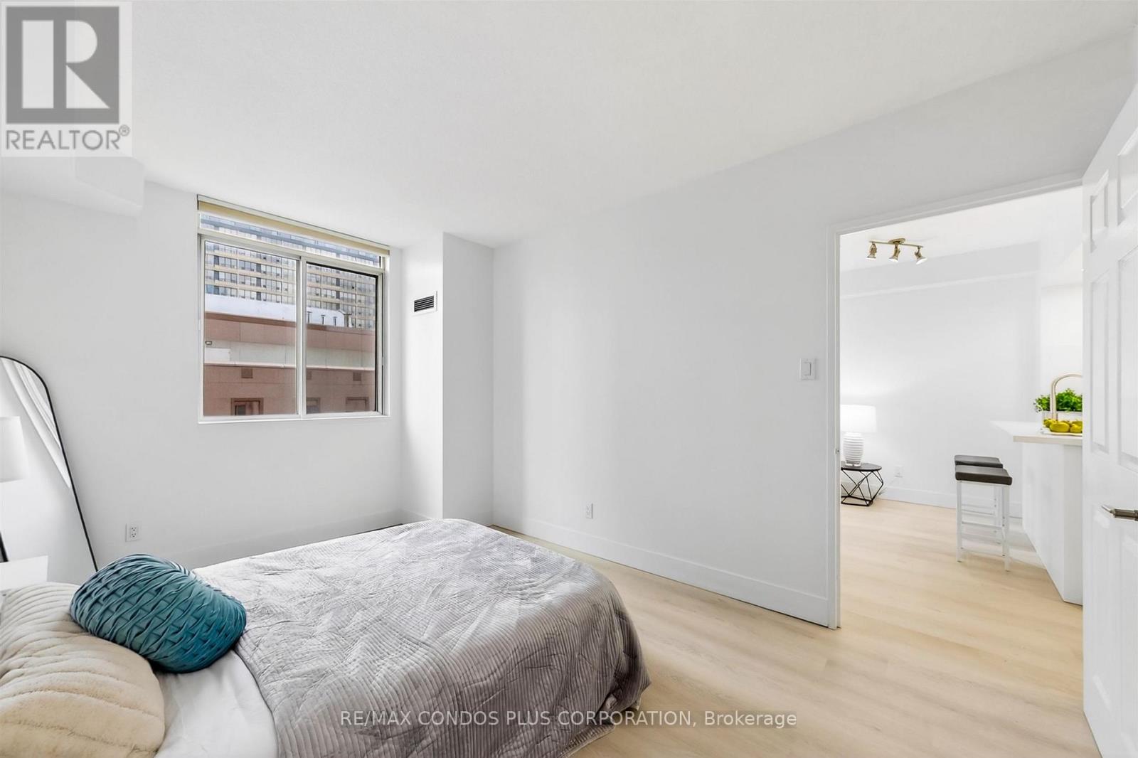 1601 - 736 Bay Street, Toronto, Ontario  M5G 2M4 - Photo 15 - C13084696