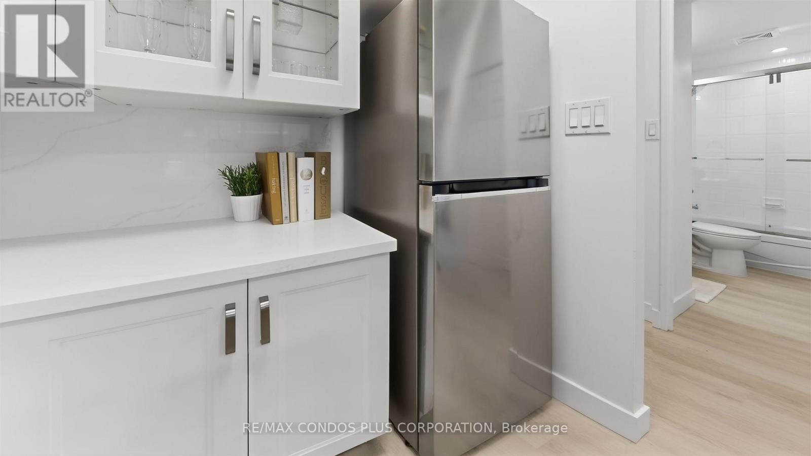 1601 - 736 Bay Street, Toronto, Ontario  M5G 2M4 - Photo 6 - C13084696