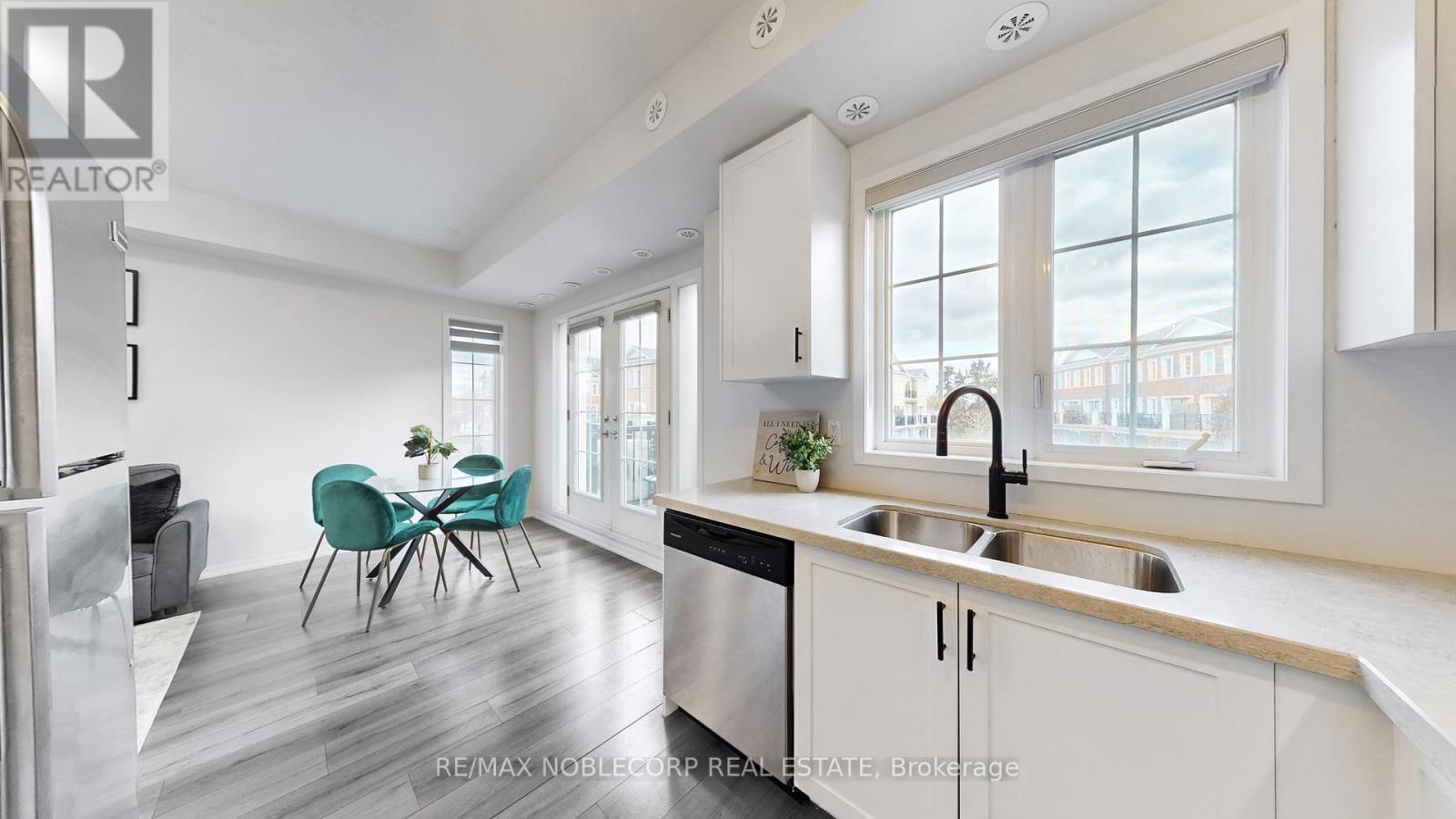 E08 - 26 Bruce Street, Vaughan, Ontario  L4L 1J4 - Photo 13 - N13084758