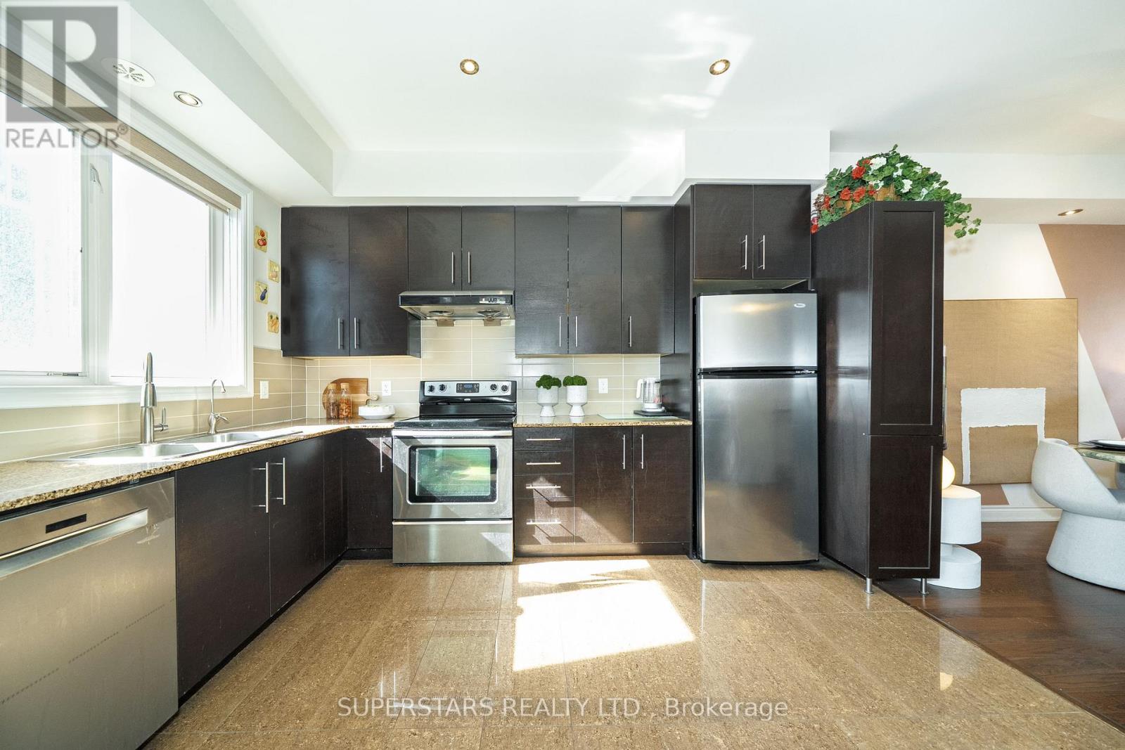 261 South Park Road, Markham, Ontario  L3T 0B6 - Photo 11 - N13084764