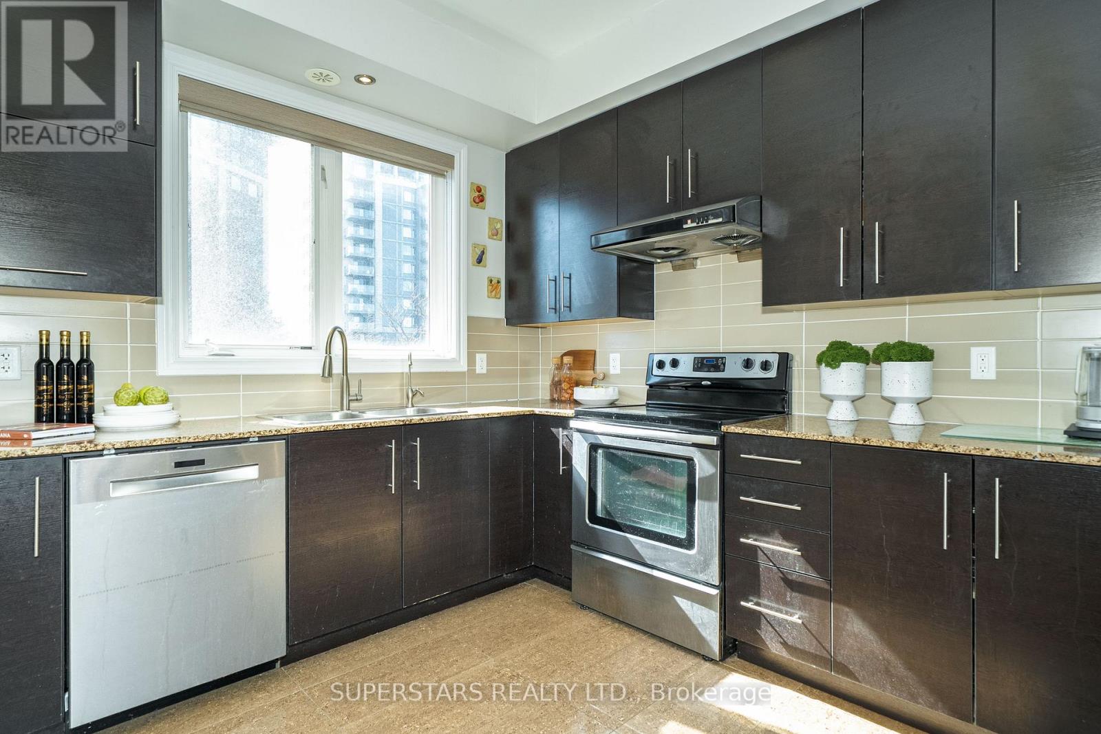 261 South Park Road, Markham, Ontario  L3T 0B6 - Photo 18 - N13084764