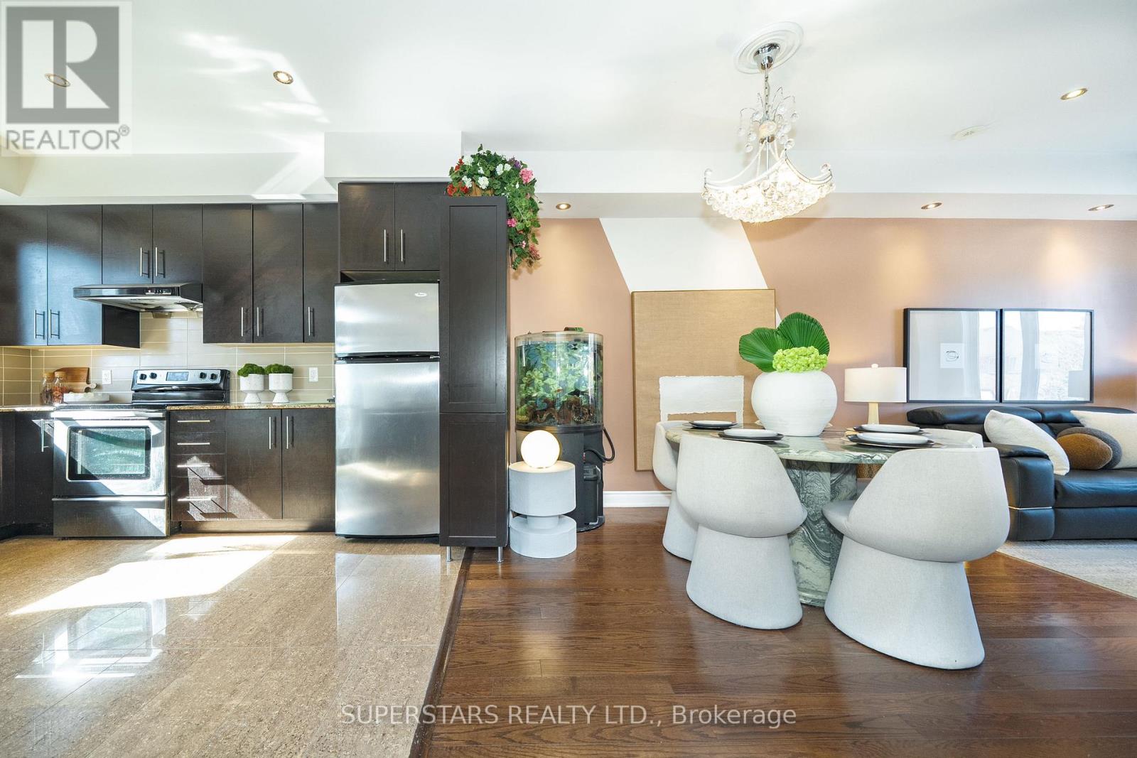 261 South Park Road, Markham, Ontario  L3T 0B6 - Photo 9 - N13084764