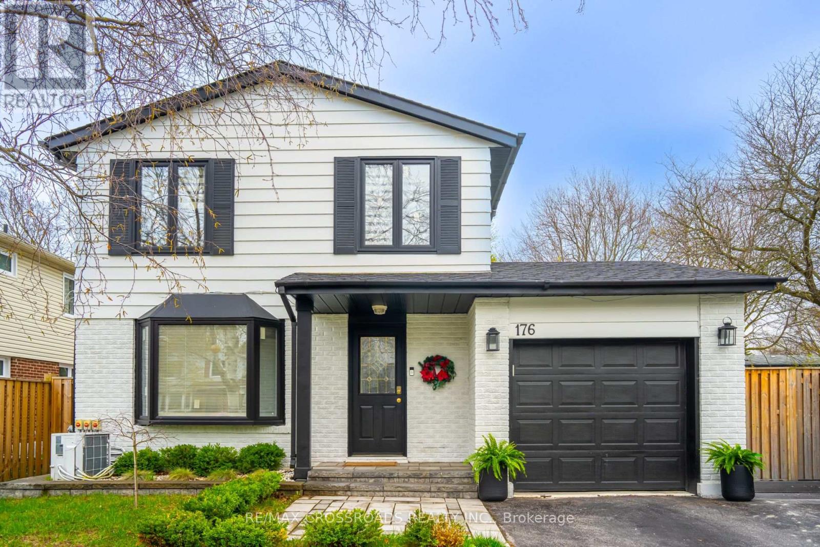 MAIN - 176 WILLIAM ROE BOULEVARD, Newmarket, Ontario