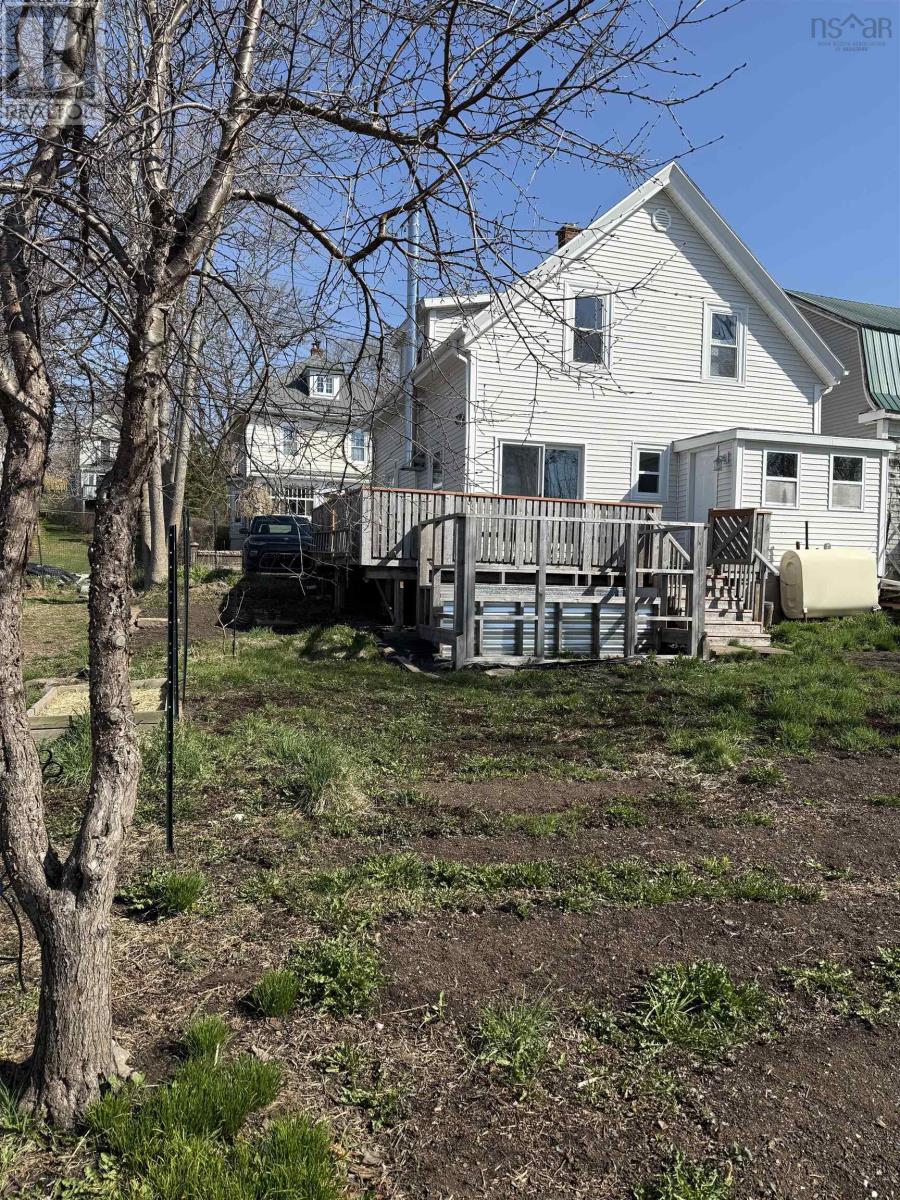 53 St. Andrews Street, Pictou, Nova Scotia  B0K 1H0 - Photo 2 - 202602594