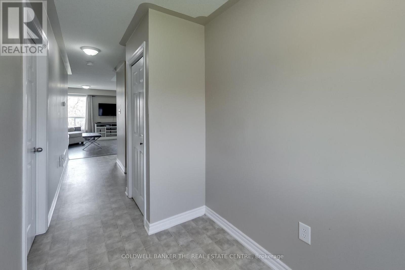 24 Michelle Drive, Orillia, Ontario  L3V 0B4 - Photo 2 - S13084750