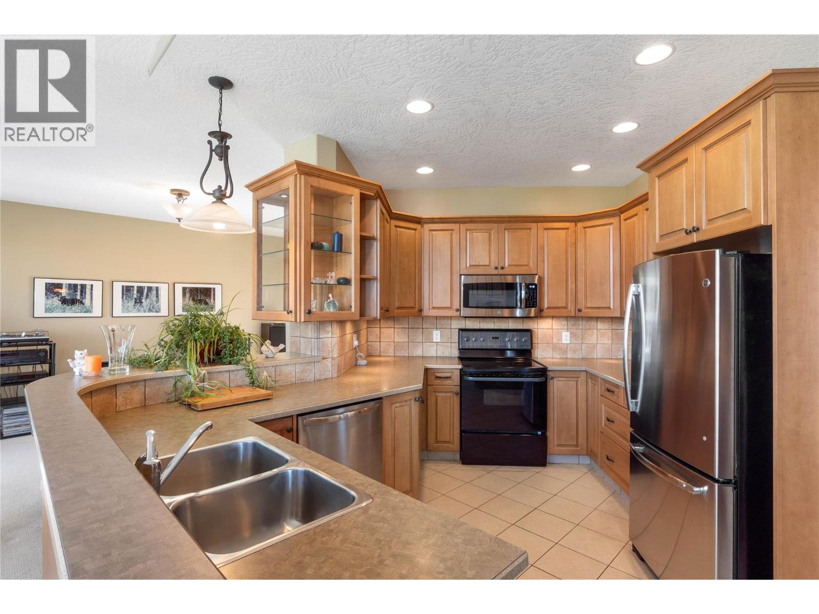 1893 Mckinley Court, Kamloops, British Columbia  V2E 2L9 - Photo 7 - 10380979