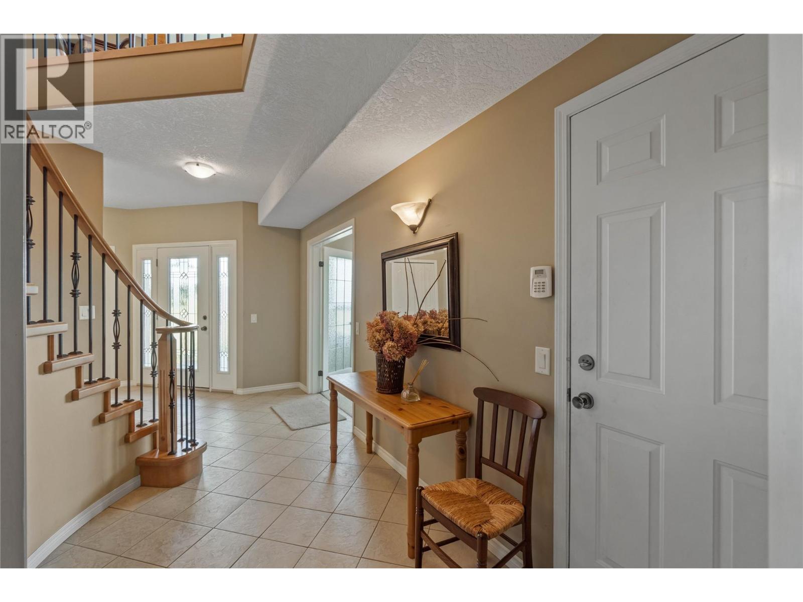 1893 Mckinley Court, Kamloops, British Columbia  V2E 2L9 - Photo 3 - 10380979