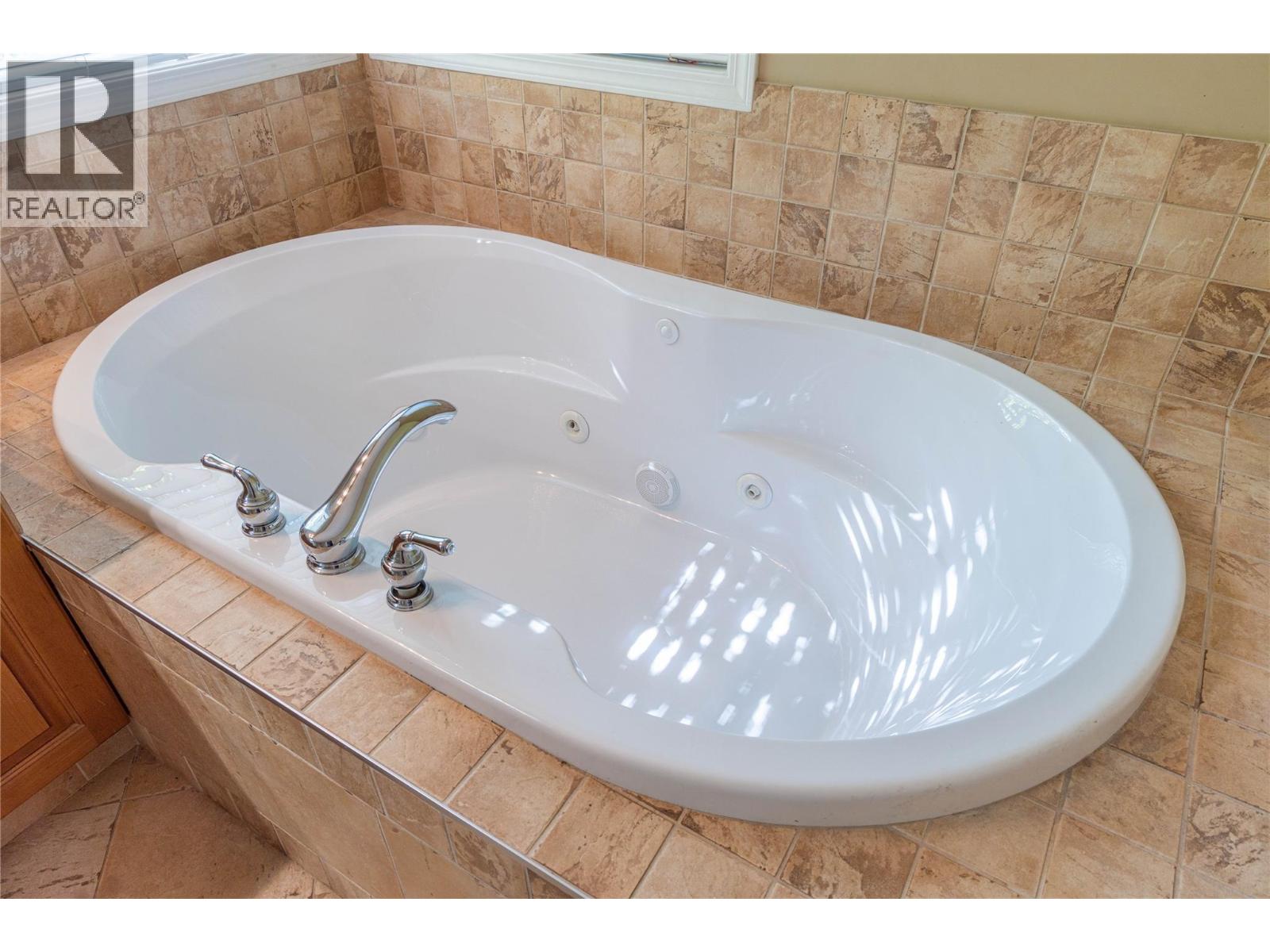 1893 Mckinley Court, Kamloops, British Columbia  V2E 2L9 - Photo 31 - 10380979