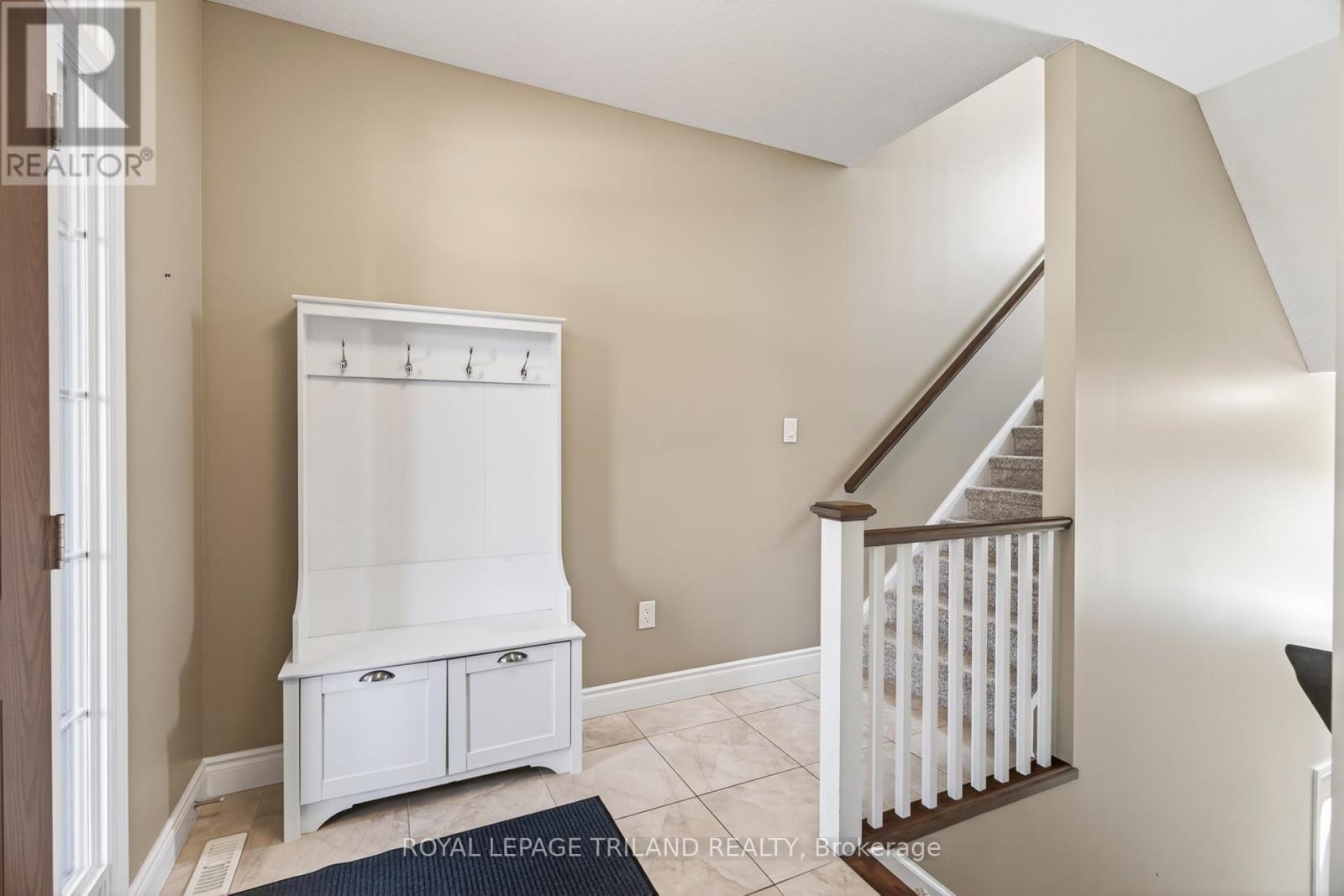 40 Fieldstone Crescent, Middlesex Centre, Ontario  N0L 1R0 - Photo 4 - X13084894