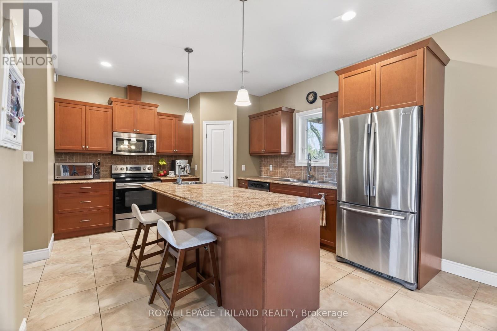40 Fieldstone Crescent, Middlesex Centre, Ontario  N0L 1R0 - Photo 8 - X13084894