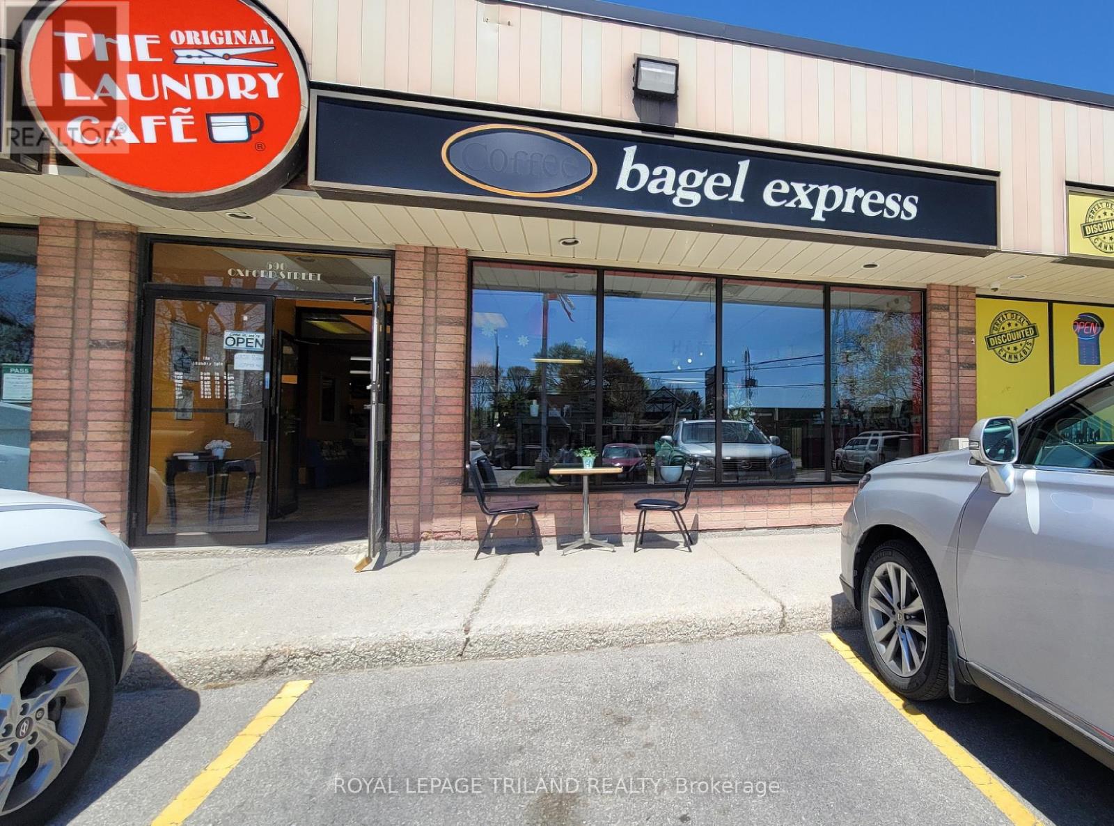 590 Oxford Street E, London North, Ontario  N5Y 3J1 - Photo 3 - X13084976